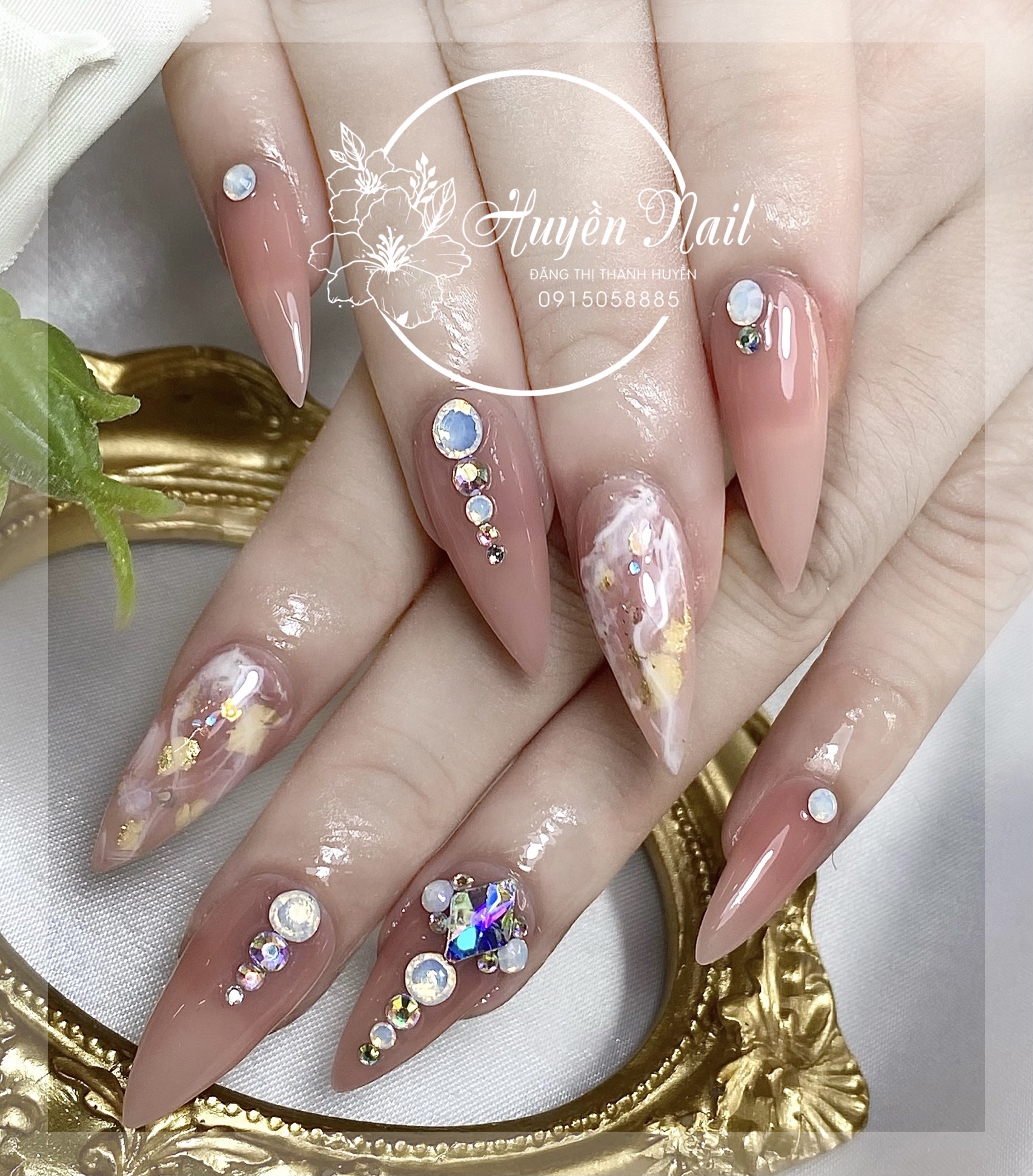 CÁC MẪU NAIL MỚI NHẤT NĂM 2021